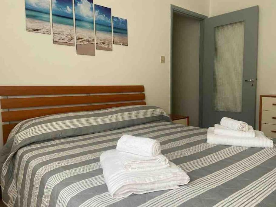 Appartamento La Casa Di Alice Vercelli Esterno foto